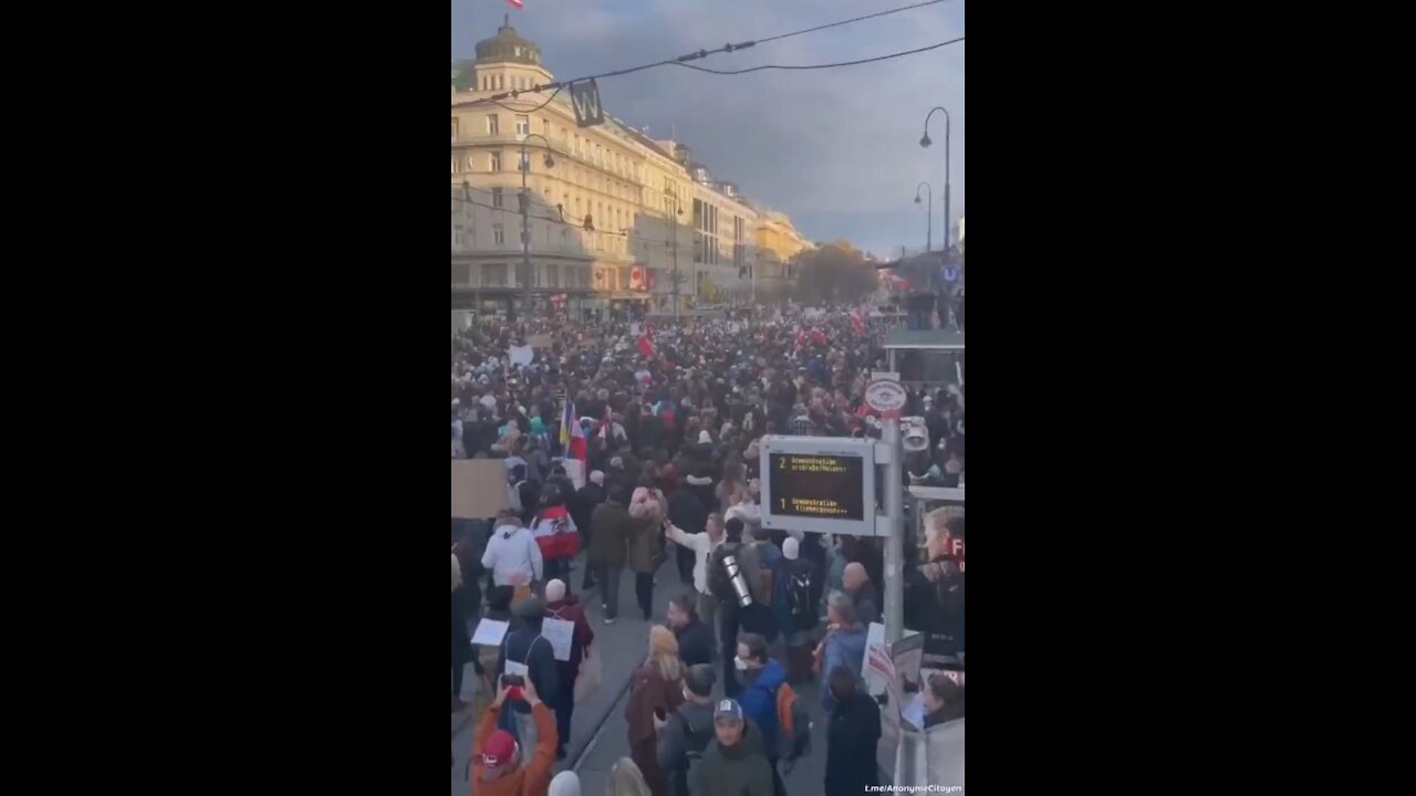 More Than 40,000 March Against COVID Lockdowns in Vienna