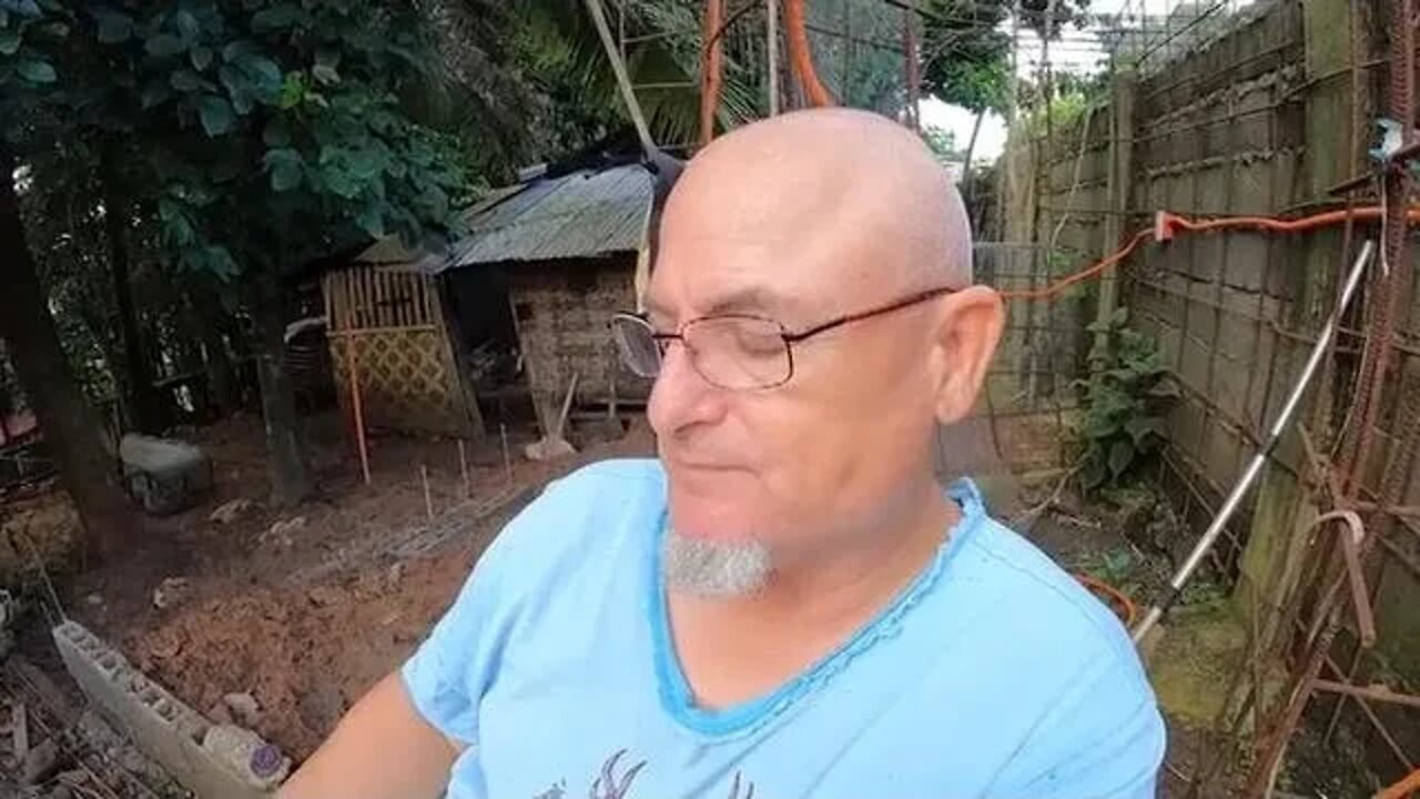 HOW PROBLEMS WITH PEOPLE ARE HANDLED IN THE PHILIPPINES