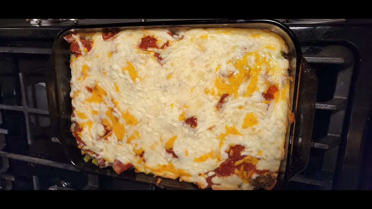 Pizza Mac and cheese It didn't do full screen sorry guys