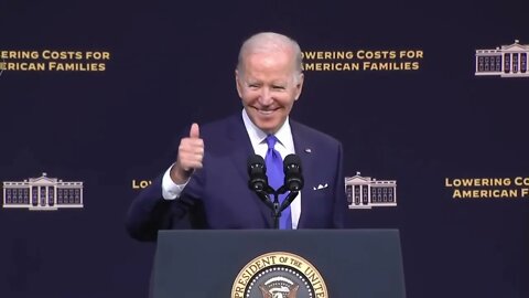 Joe Biden Wanders Lost on Stage After Green River College Speech