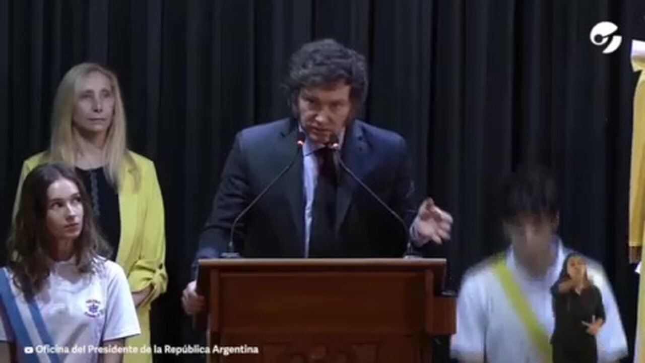 Se les mueren en DIRECTO (Chico de blanco) (Discurso de Milei) (marzo 2024)