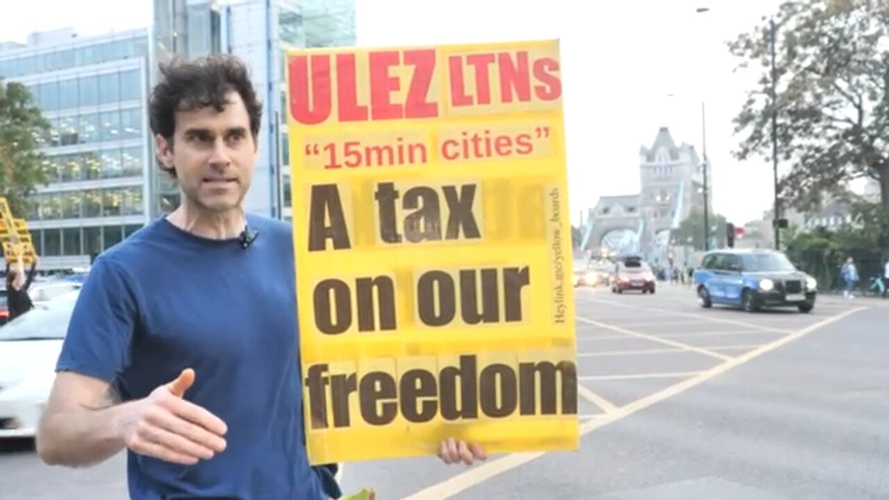 Positive reception to the #YellowBoards at Tower Bridge