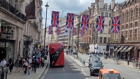 Patriotic regents street bus ride #platinumjubilee