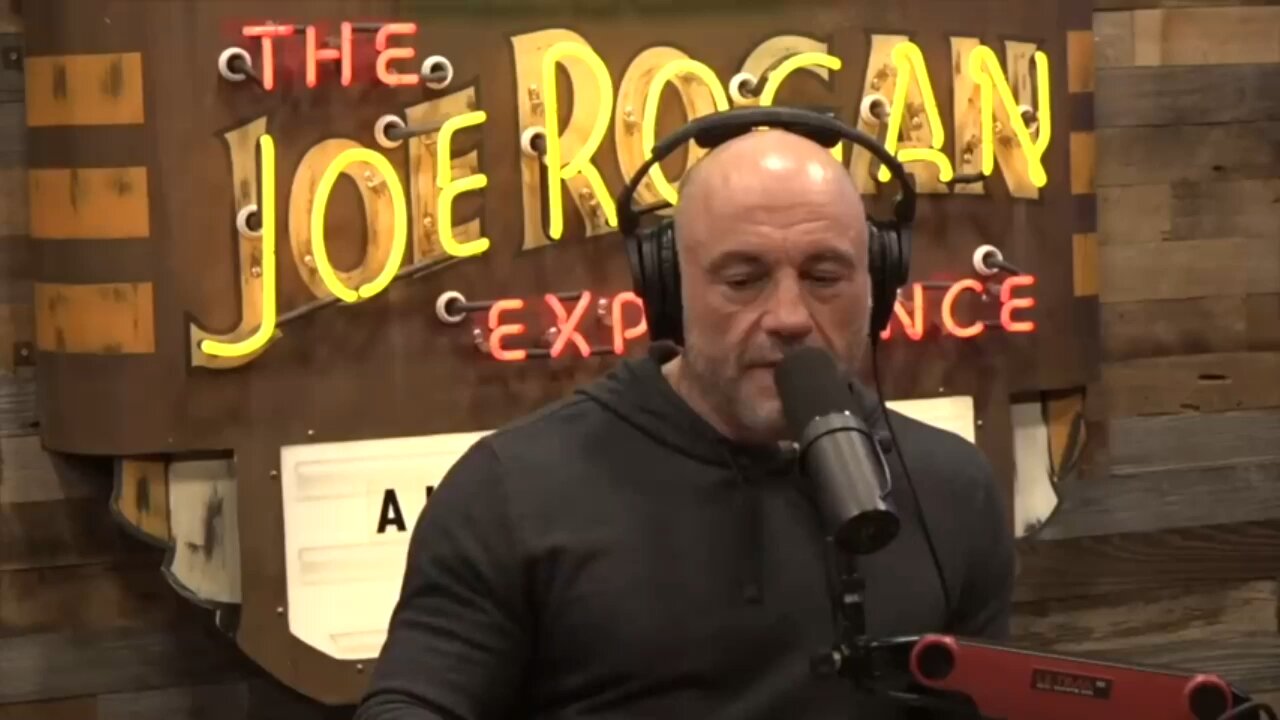 Joe Rogan Talks About How Sean Strickland Subdues man fleeing from police!