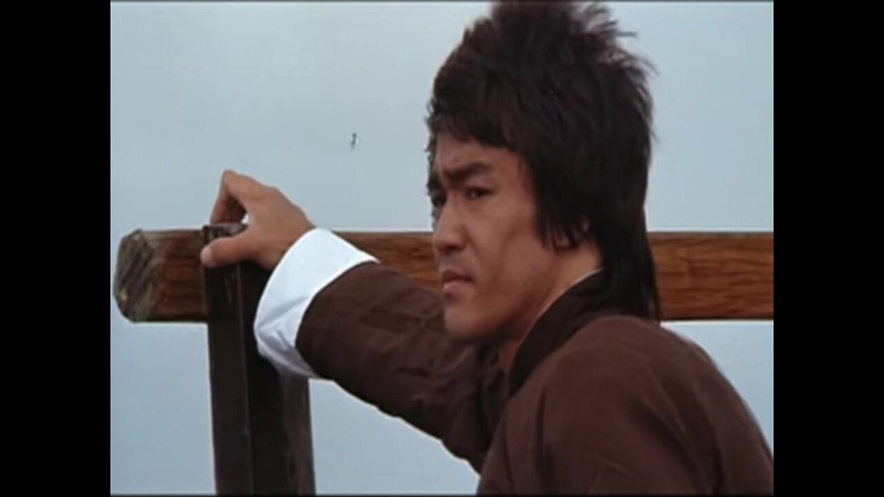 Cross kick Studio Films Bruce Lee Enter the Dragon