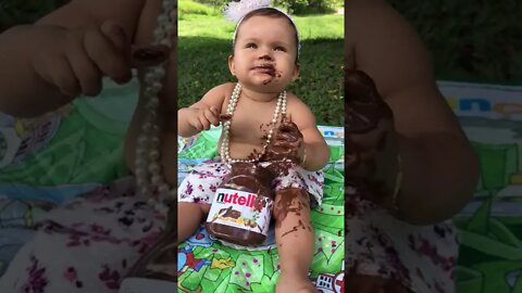 Banho de Nutella - Nutella Bath - Baño de Nutella - Nutella स्नान - #shorts #linda #bebe #viral