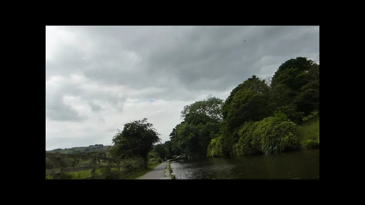 Huddersfield Narrow canal walk to Slaithwaite part3