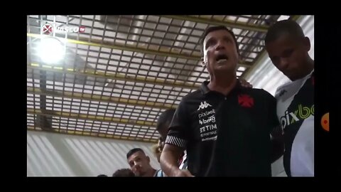 Preleção do Zé Ricardo antes da vitória por 3x1 sobre o Madureira
