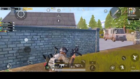 Tem gente que pensa que só o pai dele fez filho esperto. Jogando PUBG Mobile.