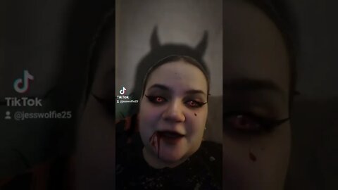 My Vampire Streamer is done and with the editor!!!