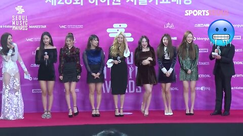 Shivering Cold | Girl | event hosts MOMOLAND | 제28회 서울가요대상 레드카펫 | K pop | Red carpet | cold | part8