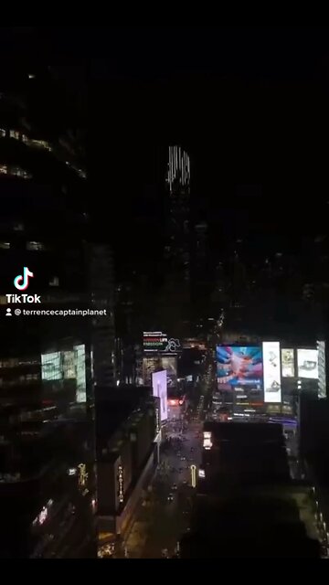 Stand in solidarity with the people of IRAN ‪#WomanLifeFreedom‬ Toronto, Dundas Square.