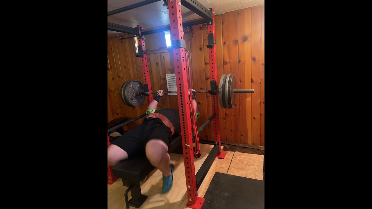 Close Grip Bench 405lbs x 5 reps