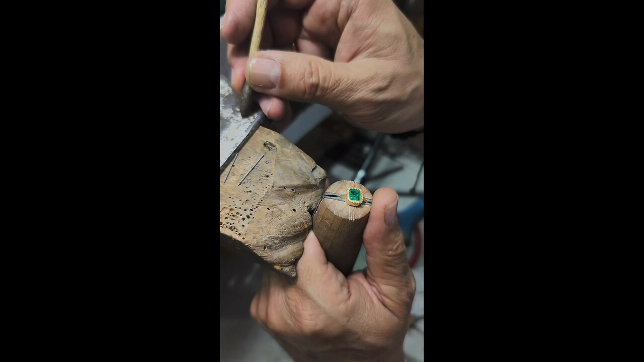 Colombian Emerald Ring