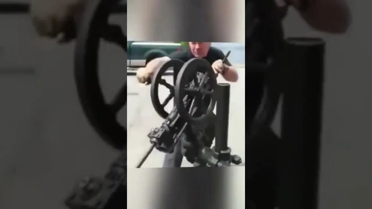 Ручной перфоратор 🧰