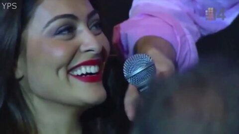 JULIANA PAES CANTANDO O HINO DO VASCO