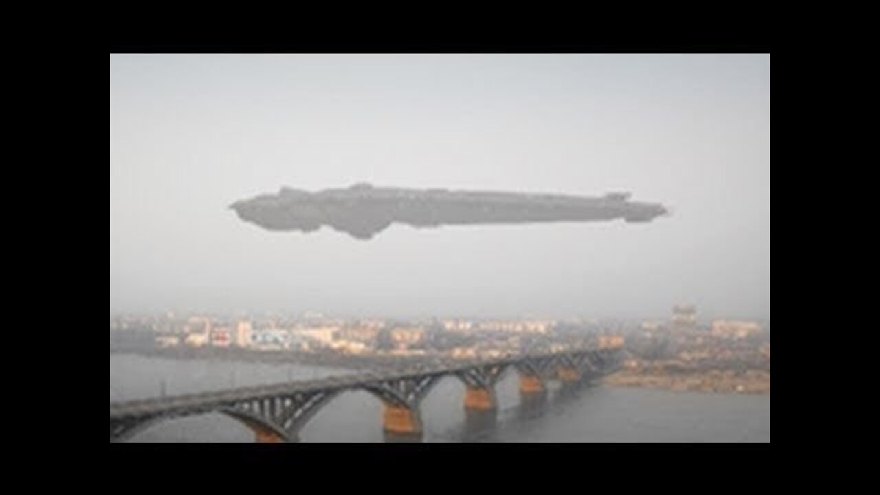 Incredible UFO flying around the city! Real UFO sighting!