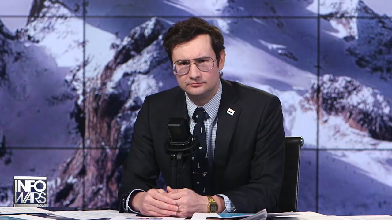 WAR ROOM (Full Show) Tuesday - 12/27/22