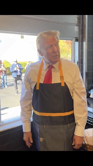 TRUMP❤️🇺🇸🥇🪽PROUDLY SERVE CUSTOMERS🤍🇺🇸🏅🪽🏪🍟🕺📸AT MC DONALDS IN PENNSYLVANIA💙🇺🇸🏅🪽🍔🍟🏪⭐️