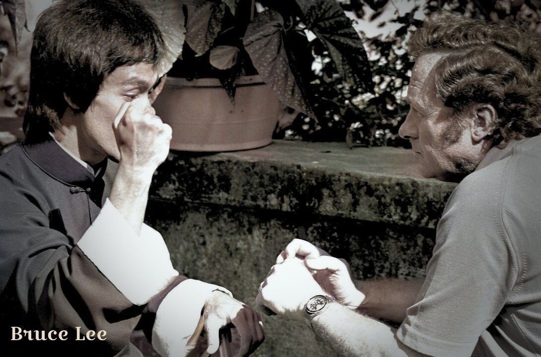 Cross kick Studio Films Bruce Lee Enter the Dragon