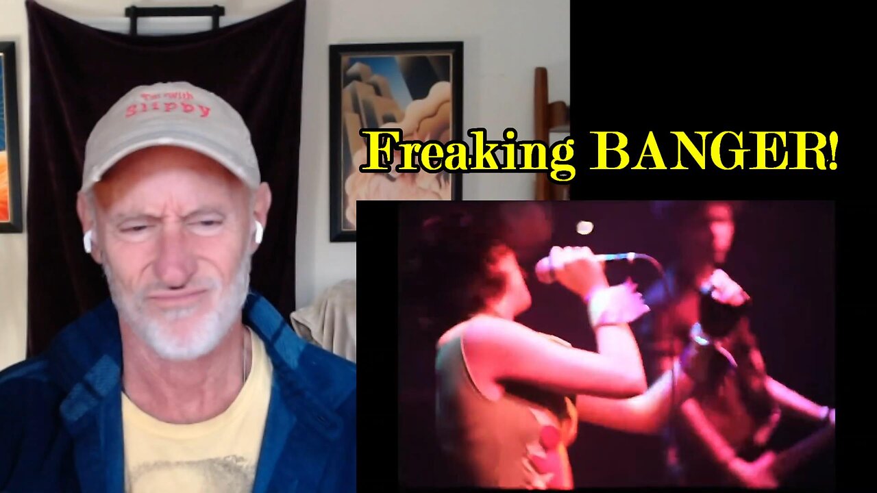 "Date With the Night" (Yeah Yeah Yeahs) reaction