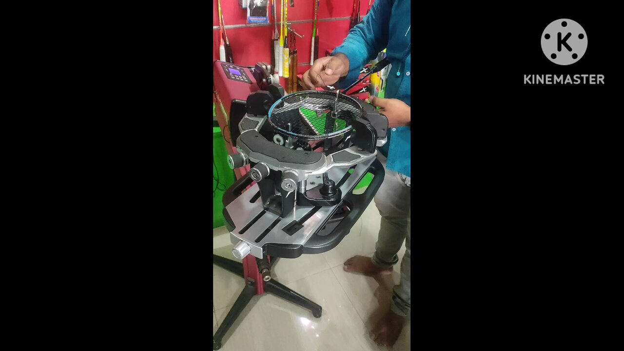 professional badminton racket stringing