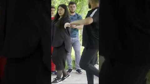 Чеченская лезгинка - Парни И Девушка Танцуют Красиво 2022