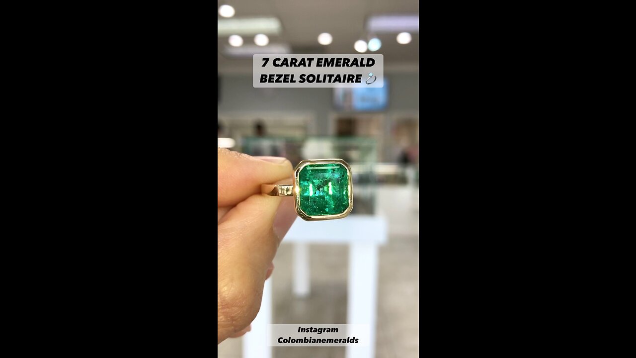 7 carat Hand made Asscher Vivid green Colombian emerald solitaire bezel wide golden band ring