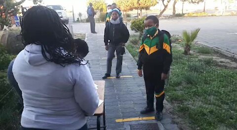 South African schools reopen in Western Cape (mmj)