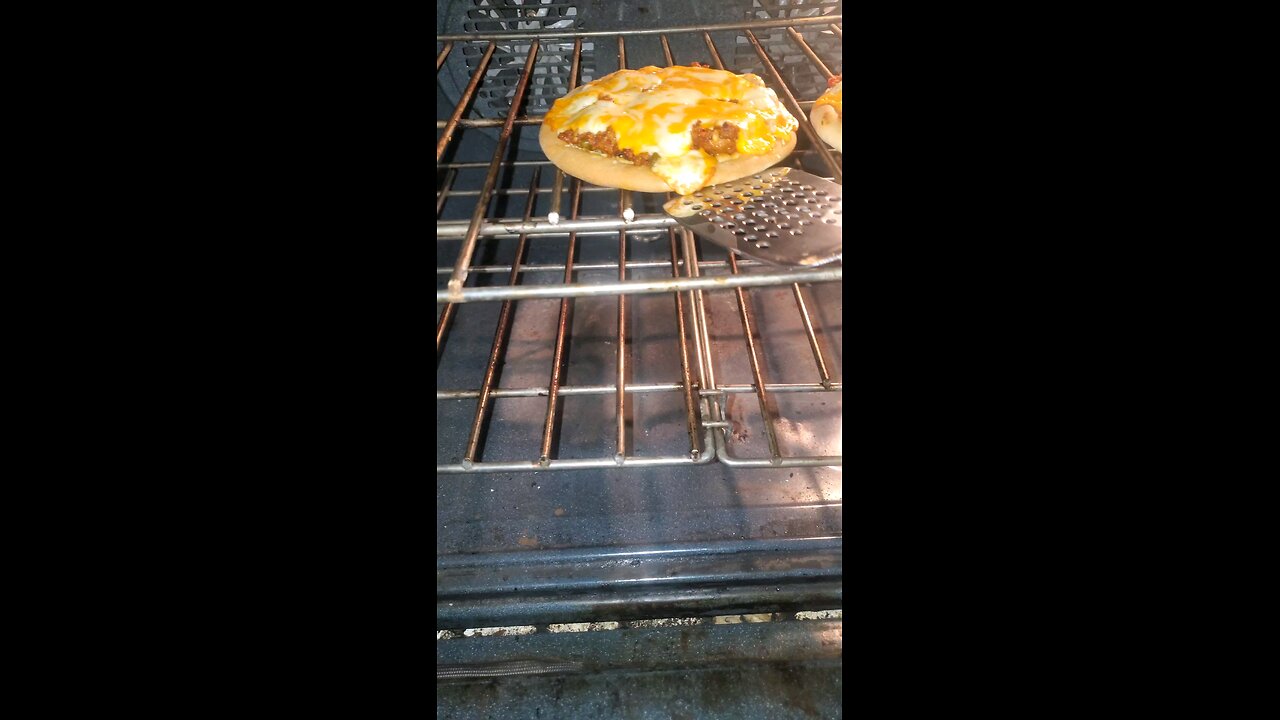 Naan Pizza