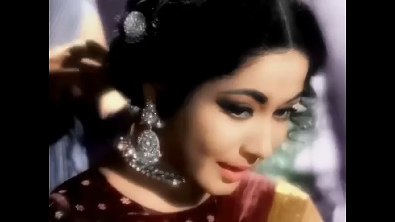 Piya aiso jiya mein - Sahib Bibi aur Ghulam (1962) [Colorized]