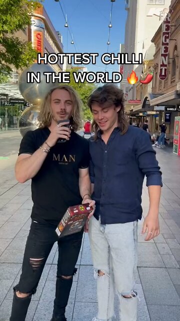 WORLDS HOTTEST CHILLI CHIP! 😳🥲