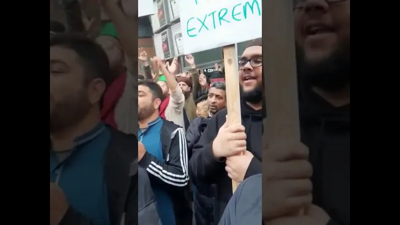 انگلینڈ میں حضور علیہ الصلوۃ والسلام کی عزت اور ناموس کے تحفظ کے لئے پر امن احتجاج