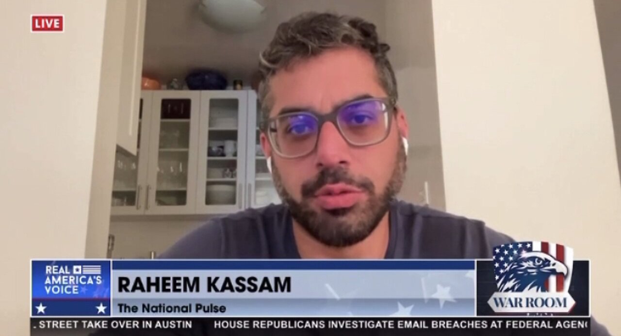 Raheem Kassam Talks To Steve Bannon About Unseen Tucker Interview Footage