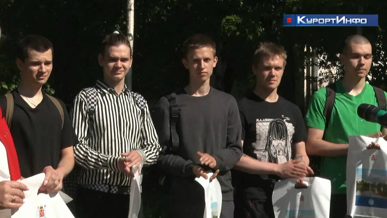 Торжественную отправку призывников в армию возродили в Курортном районе