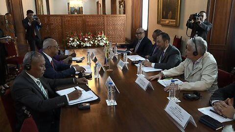 Venezuela y Surinam acuerdan reforzar relaciones