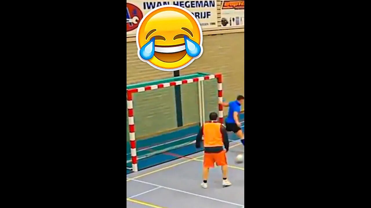 Send to your friend who also miss this goal 😂 #shorts