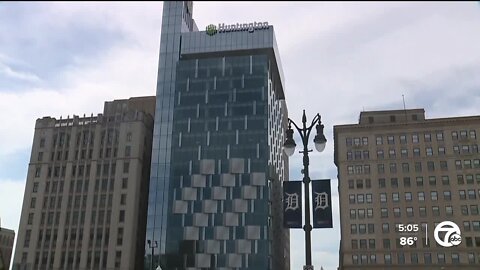 Huntington Bank cuts ribbon on new HQ