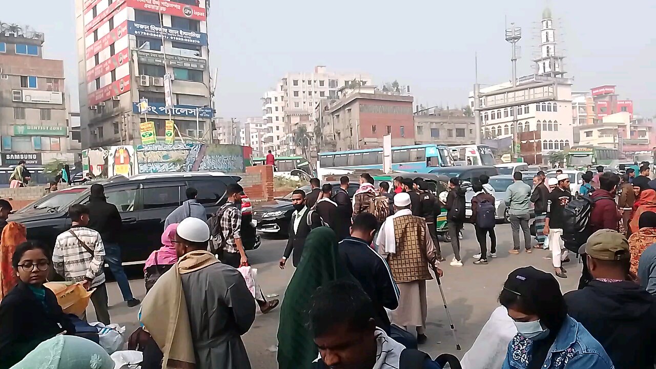বিজয়ের মাস ঈদের ছুটির কবলে রাজধানী ঢাকা।