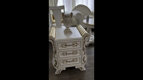 Accent table