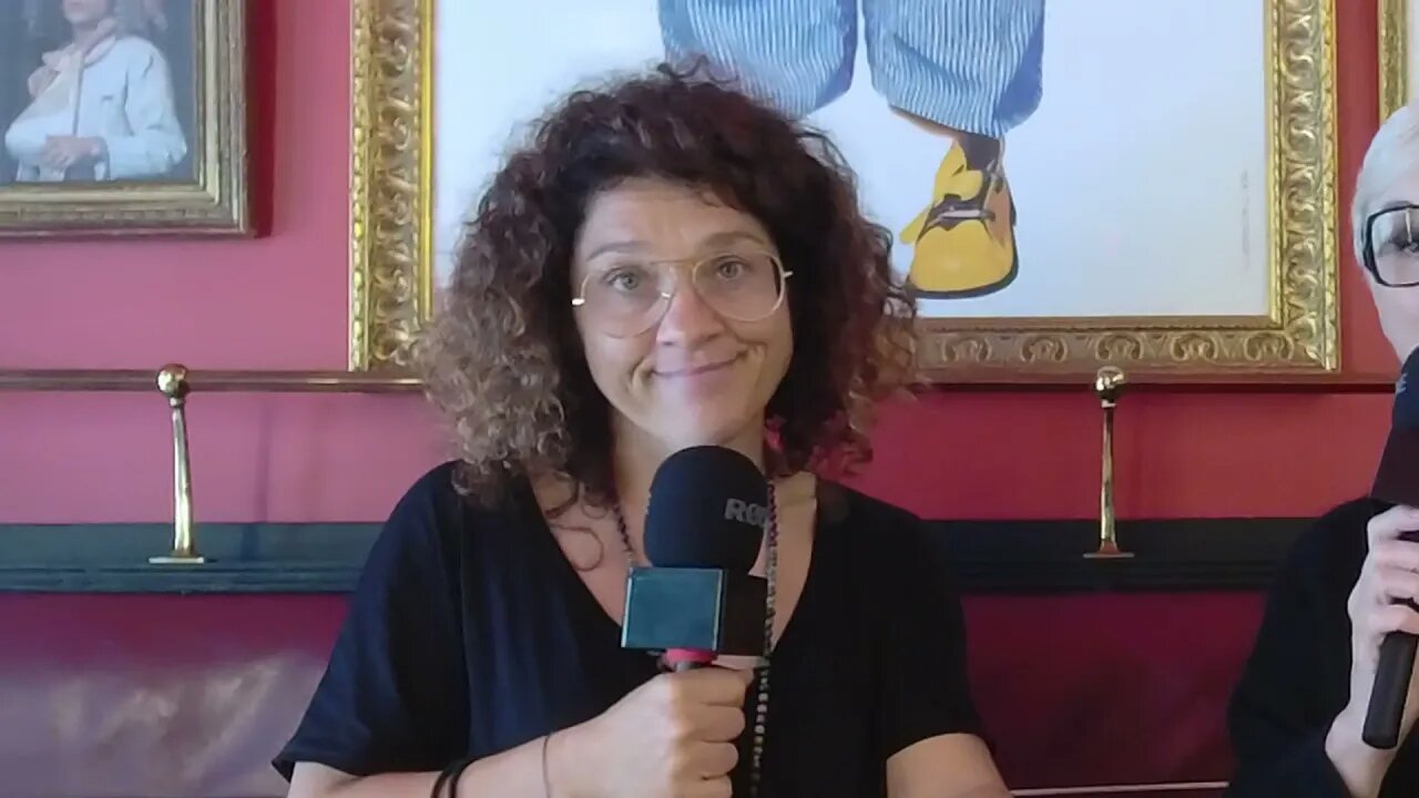 Karine Dubernet - au Petit Bijou Biarritz - face à notre reporter de charme : Virginie Stevenoot