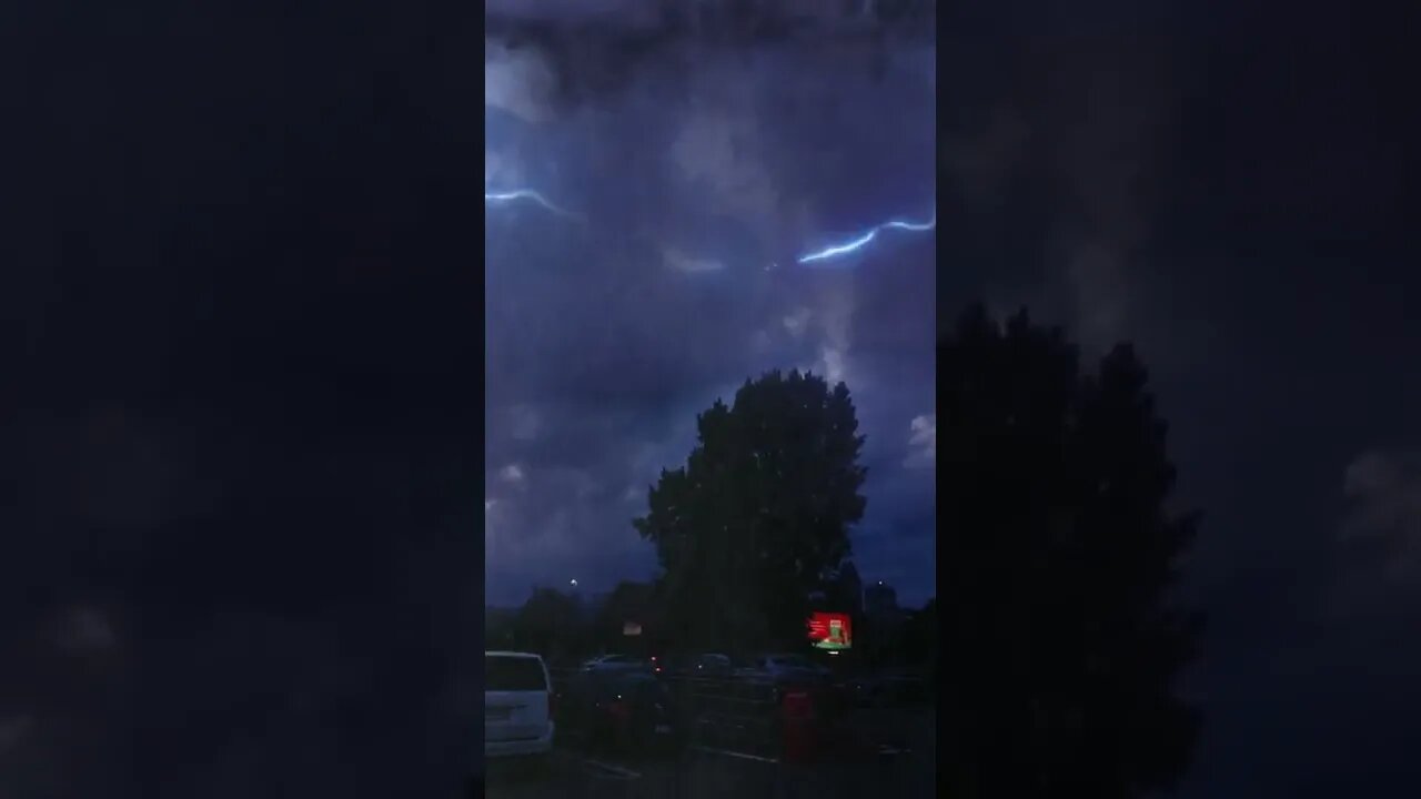 Super lightning Montreal