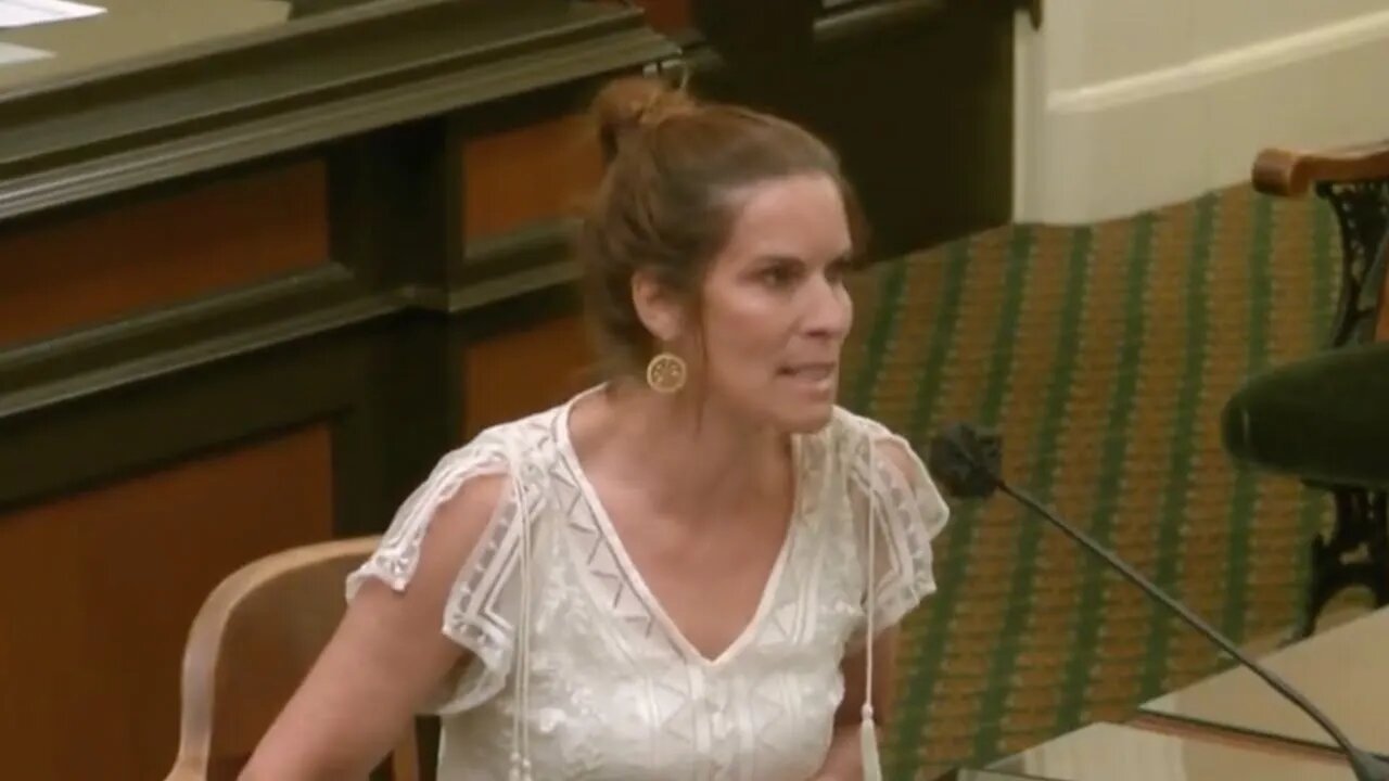 "EDUCATE yourselves!" CA mom goes SCORCHED EARTH on dems pushing "Gender Affirming Care" for minors