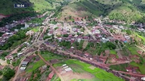 Entre Folhas: Profissionais da saúde se contaminam e vacinação contra covid-19 é interrompida