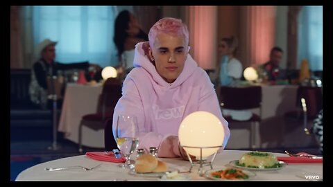 Justin Bieber - Yummy (Official Video)