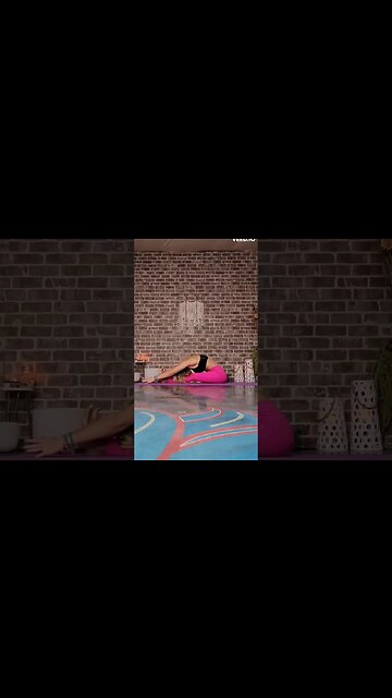 how to do seated forward fold and why #yoga #yogaposes #yogawithstephanie #YogaJourney