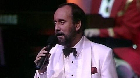 Ray Stevens - "You Gotta Have A Hat" (Live in Branson)