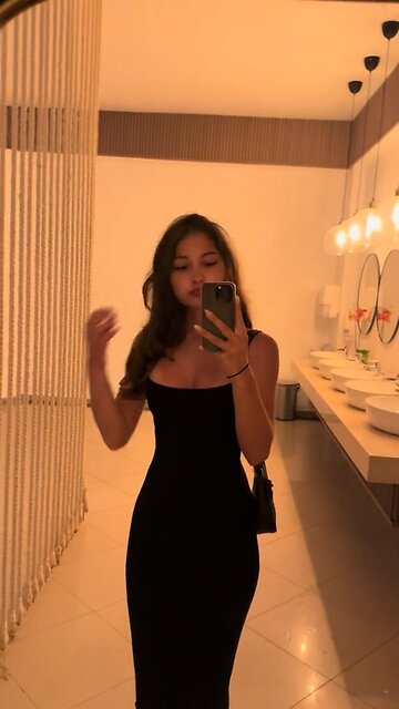 Do you like my dress?