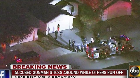 Shooter stays on scene, others flee in south Phoenix shooting