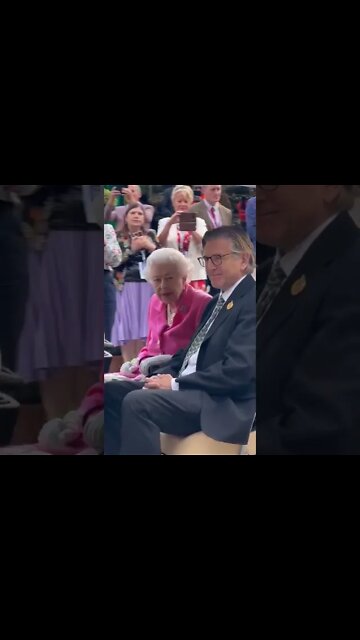 The Queen Arrives at the Chelsea Flower Show! #shorts